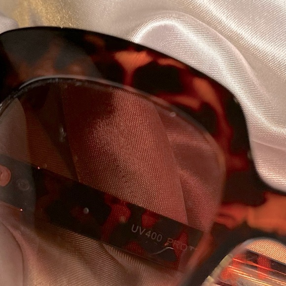 Sunglasses - Picture 5 of 5